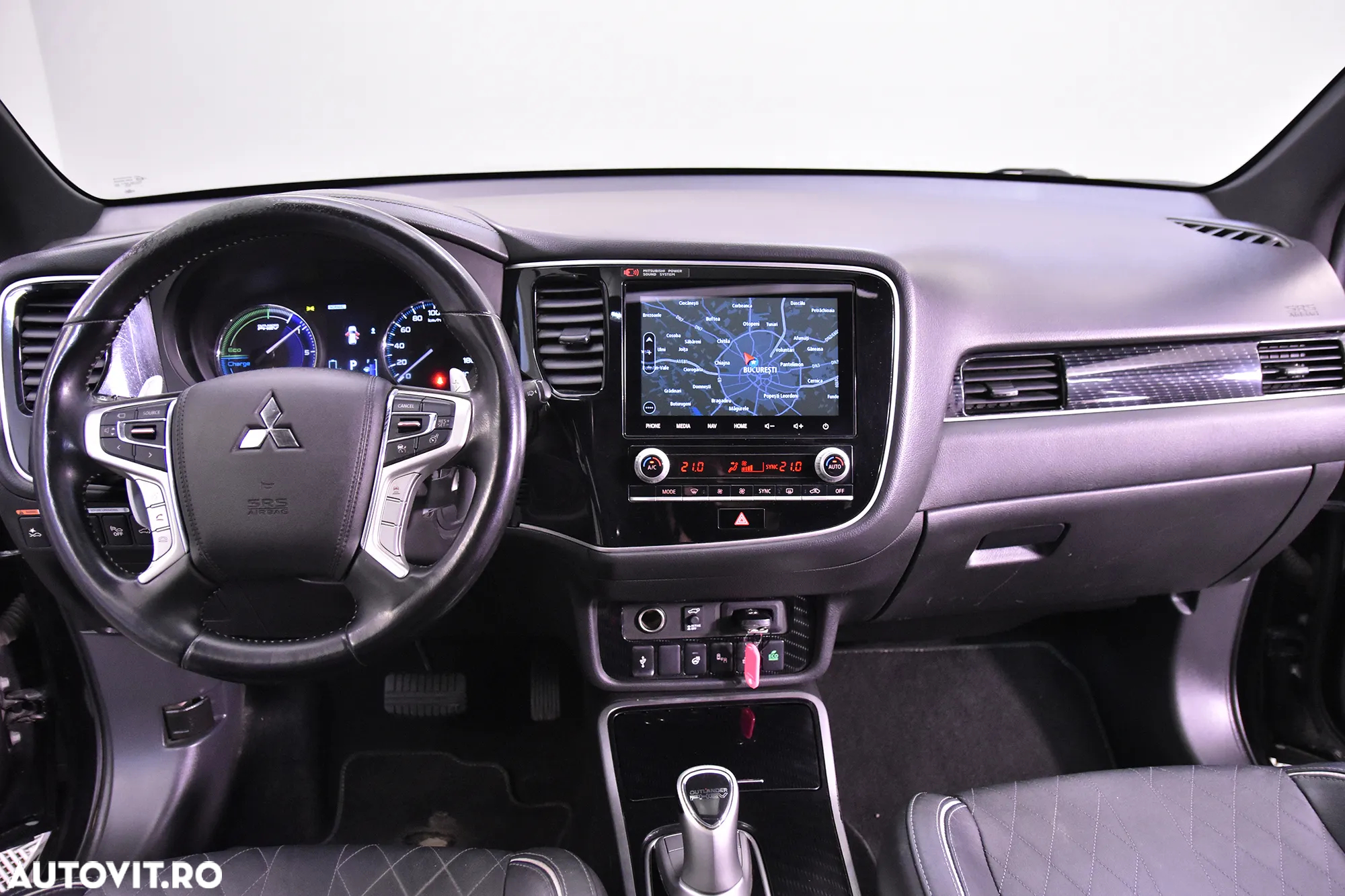 Mitsubishi Outlander - 9