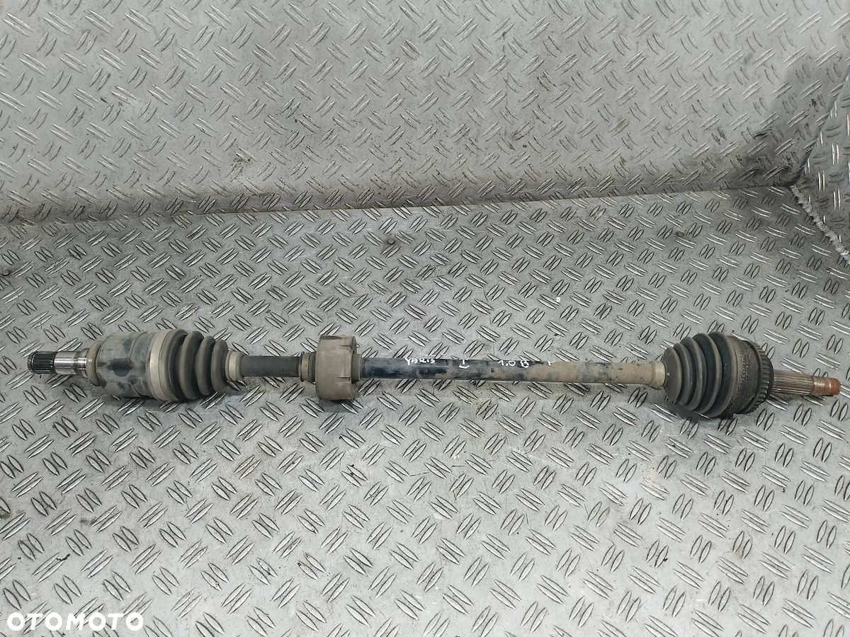 PÓŁOŚ PRAWA PRZÓD TOYOTA YARIS I LIFT P26080577 - 1