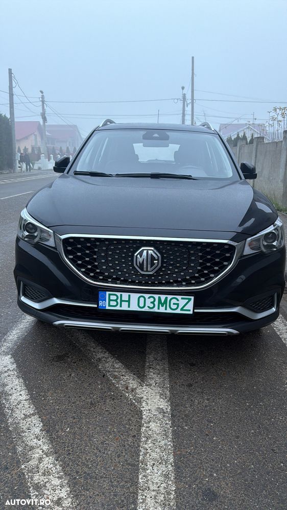 MG ZS EV Luxury - 1