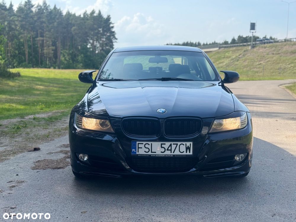 BMW Seria 3 320d DPF Edition Sport - 4