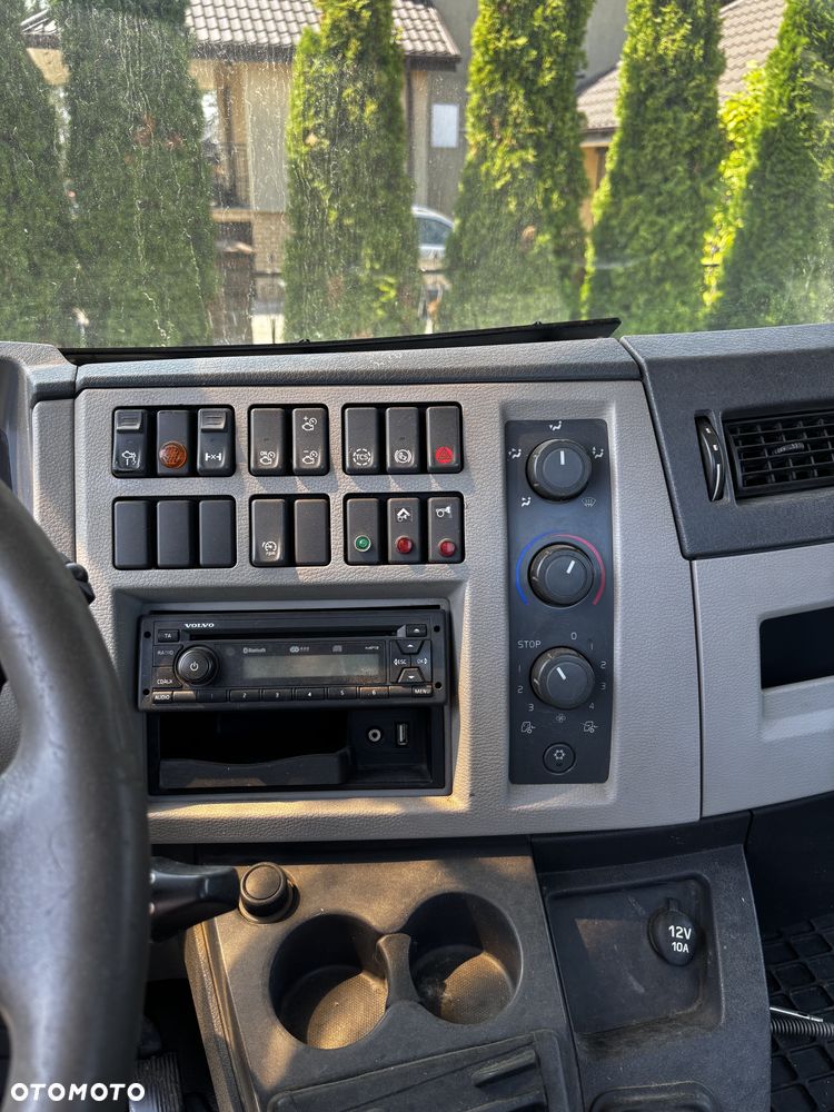 Volvo FL - 9