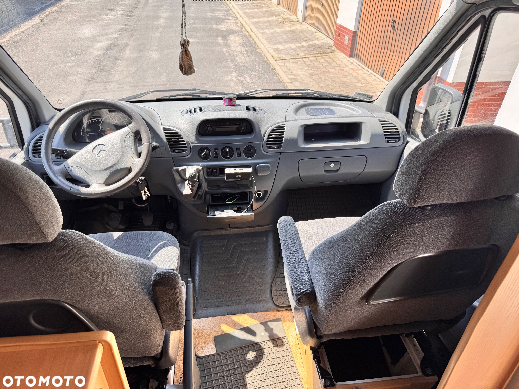 Mercedes-Benz Sprinter - 17
