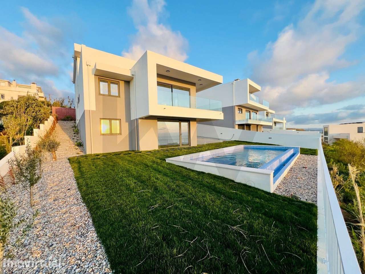 Luxuosa Moradia T3 Oceanfront em Ericeira – Vista Mar Deslumbrante e L - Grande imagem: 5/56