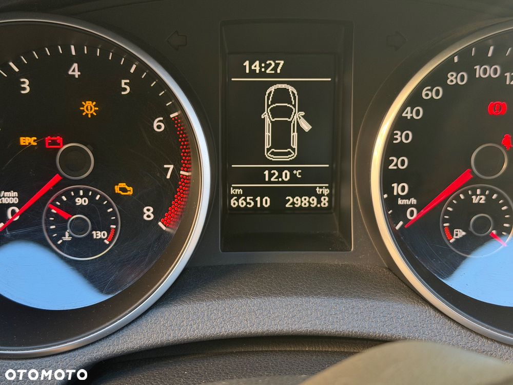 Volkswagen Golf - 6
