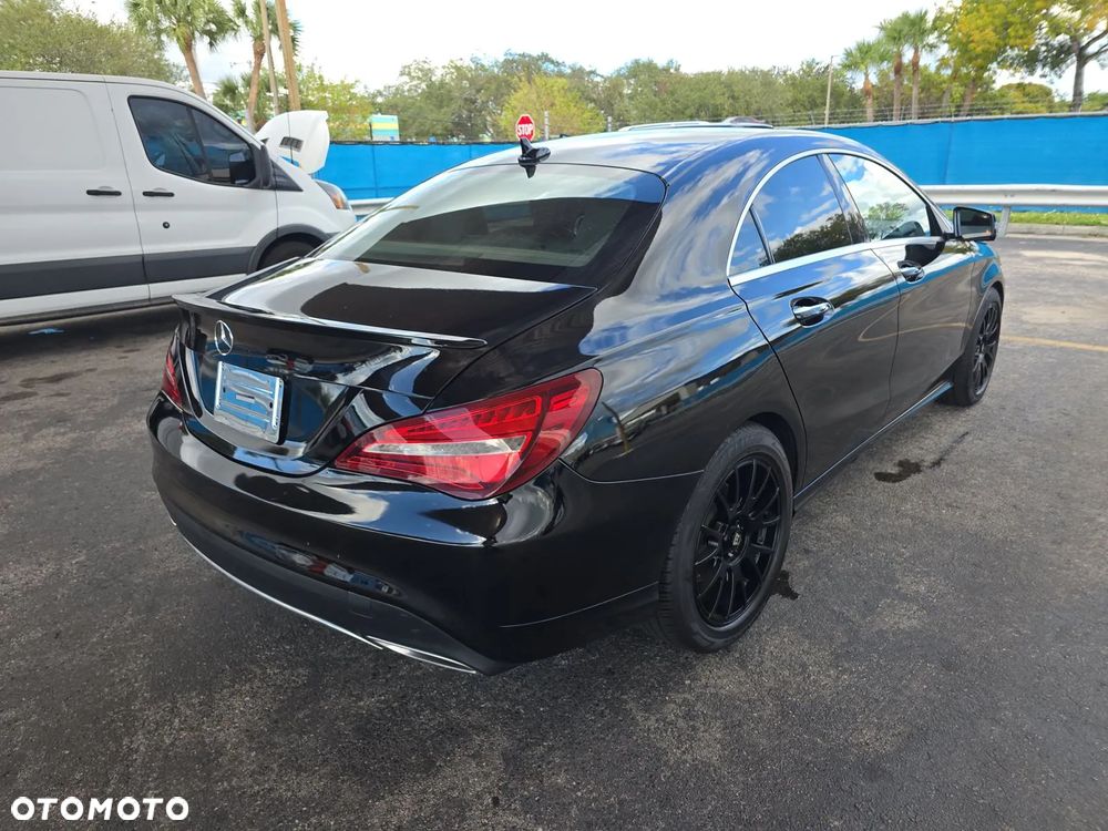 Mercedes-Benz CLA 250 7G-DCT AMG Line - 6