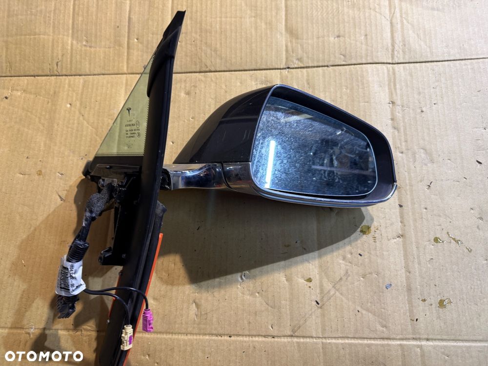 Lusterko zewnętrzne prawe Tesla Model S Nr. 1041322-00-D. - 1