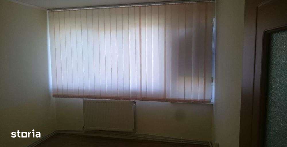 Apartament 2 camere confort 1 zona Garii, etaj 4 cu pod — fotografia 3