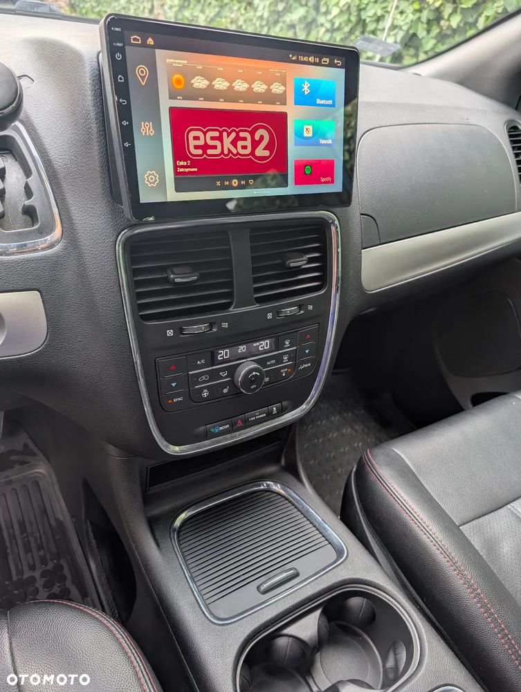 Dodge Grand Caravan - 3