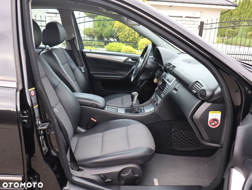 Mercedes-Benz Klasa C 200 Kompressor Avantgarde - 21