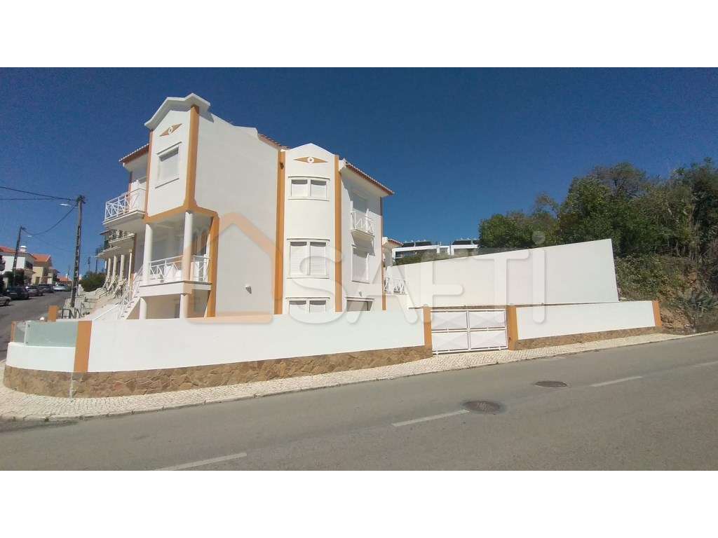 Moradia na Ericeira, com deslumbrante vista de mar. - Grande imagem: 2/33