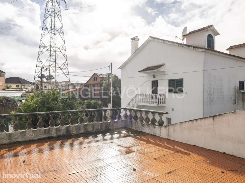 Moradia T7 com 3 habitações independentes - Elevado potencial de Re... - Grande imagem: 5/38