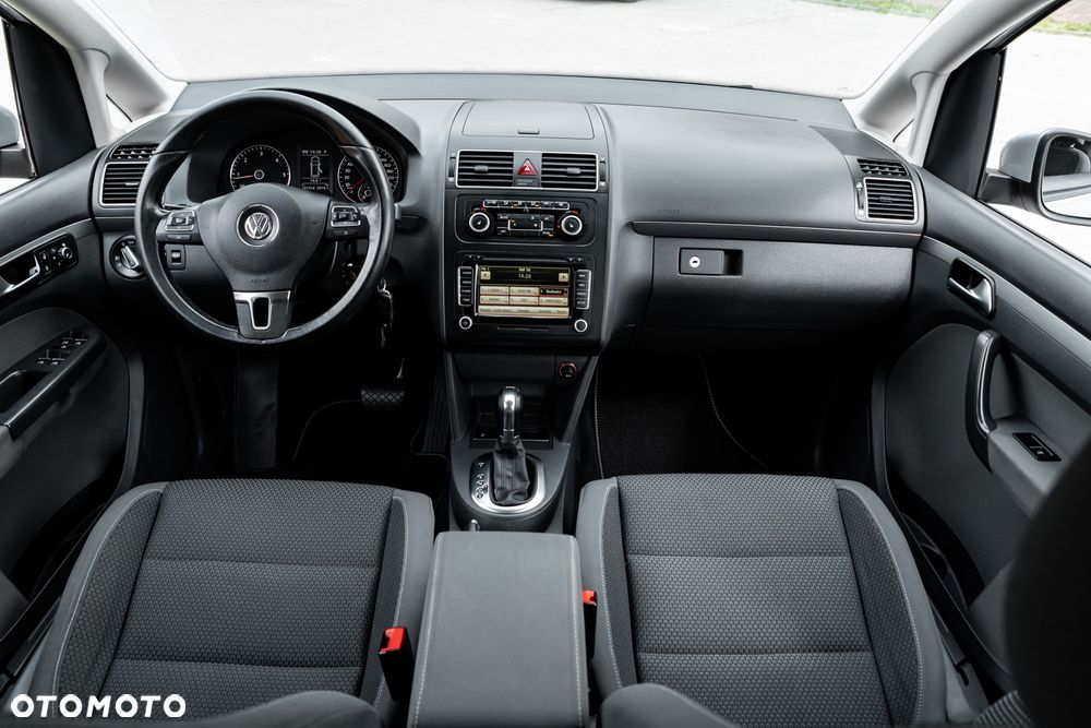 Volkswagen Touran 2.0 TDI DPF BlueMotion Technology DSG STYLE - 28