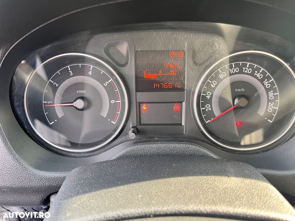 Peugeot 301 1.6 VTi Active - 32