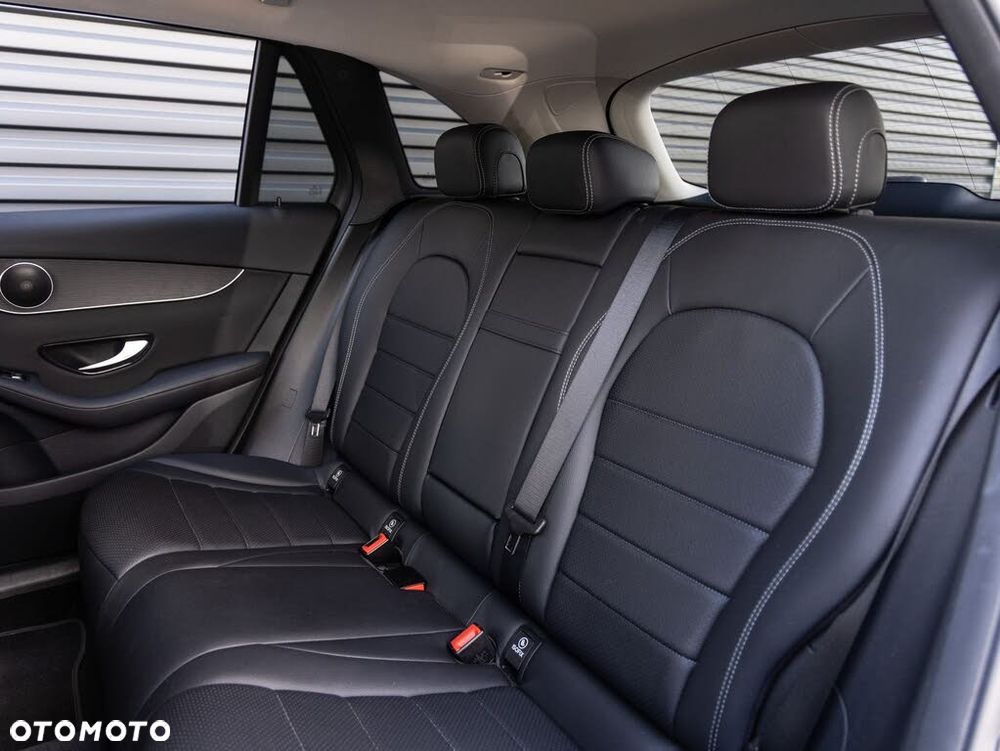 Mercedes-Benz GLC 300 4Matic 9G-TRONIC - 27