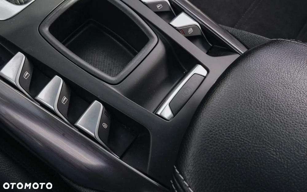 Citroën DS5 BlueHDi 120 EAT6 Business Class - 29