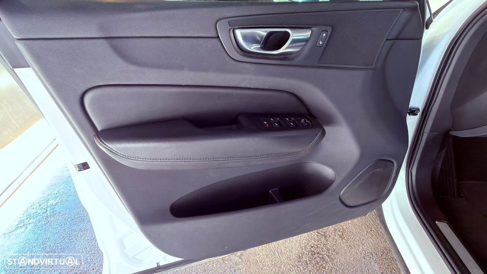 Volvo XC 60 2.0 T6 PHEV Inscription Expression AWD - 8