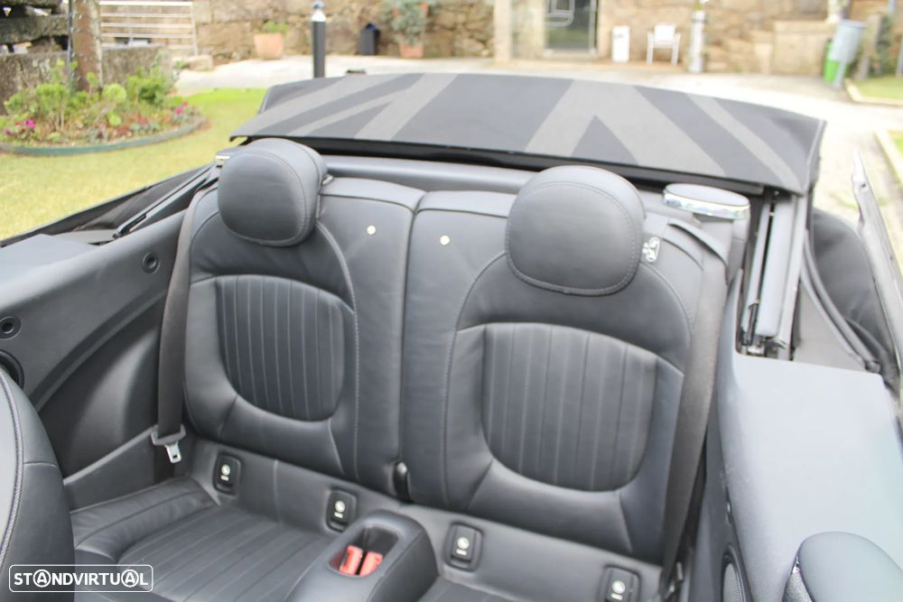 MINI Cabrio Cooper SD Auto Desportiva - 17