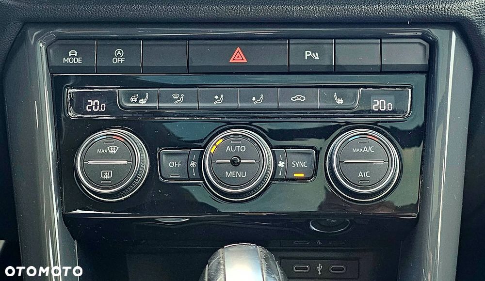 Volkswagen T-Roc ver-1-5-tsi-special-edition-dsg - 24