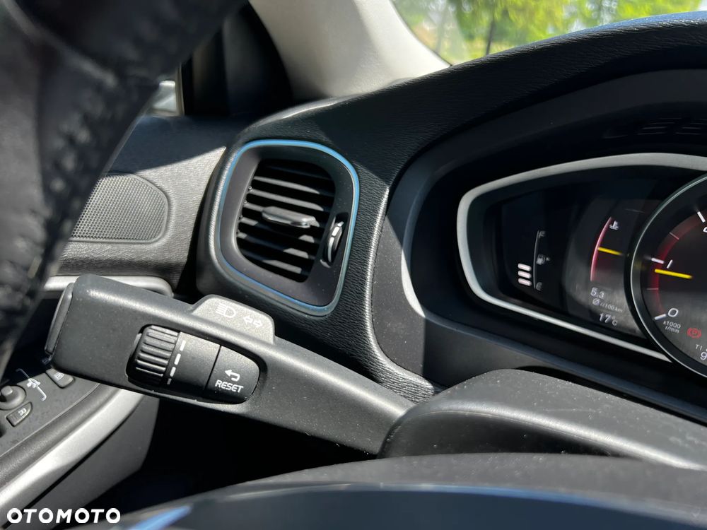 Volvo V40 Cross Country D2 Momentum - 27