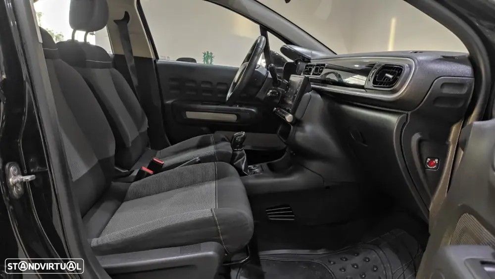 Citroën C3 1.2 PureTech Shine - 24