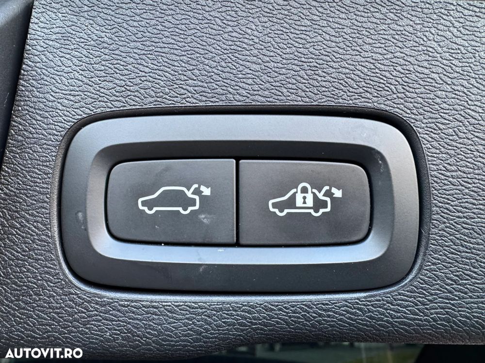 Volvo XC 60 D4 AWD Geartronic Momentum - 22