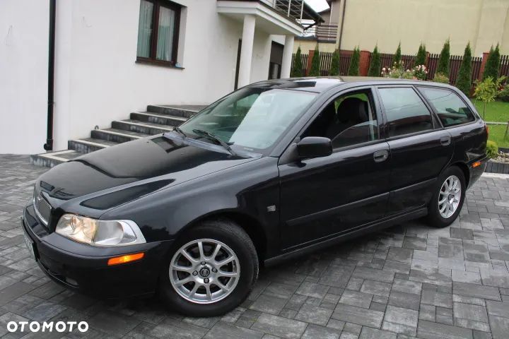 Volvo V40 1.8 - 23