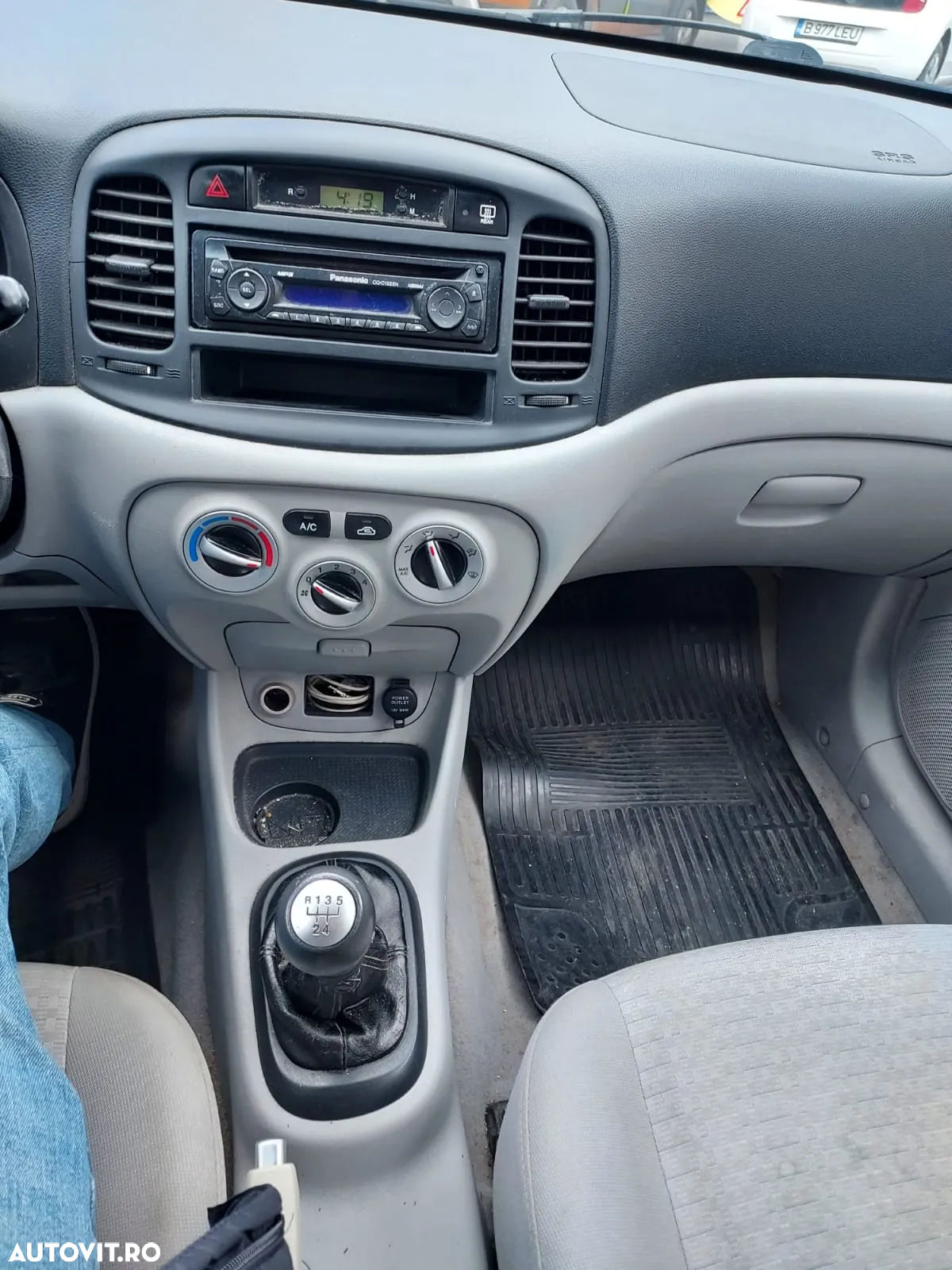 Hyundai Accent - 7