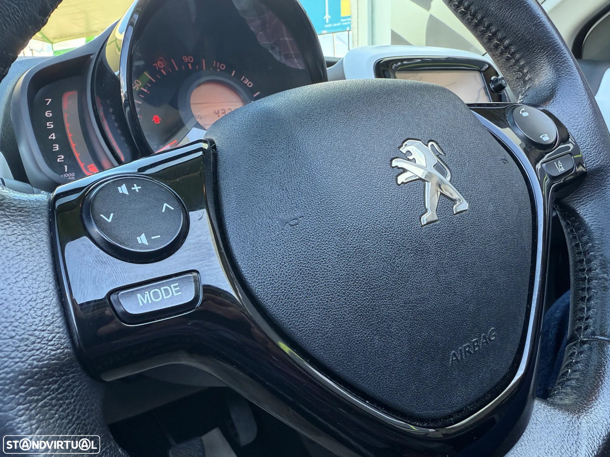 Peugeot 108 1.2 PureTech Top! Roland Garros - 40