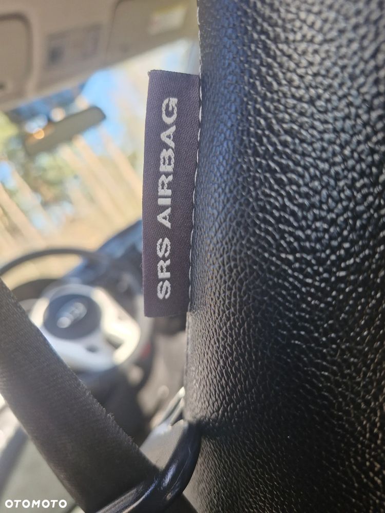 Kia Venga 1.6 CVVT Black Collection - 26