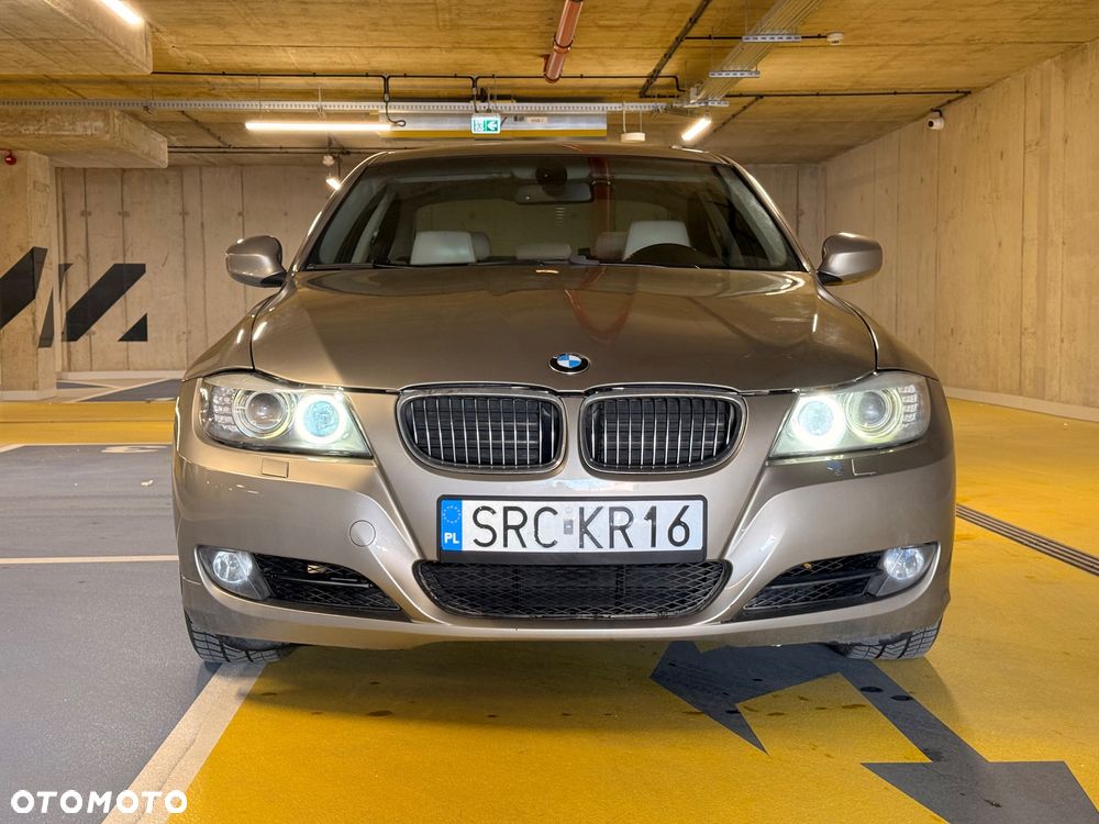 BMW Seria 3 325i - 4