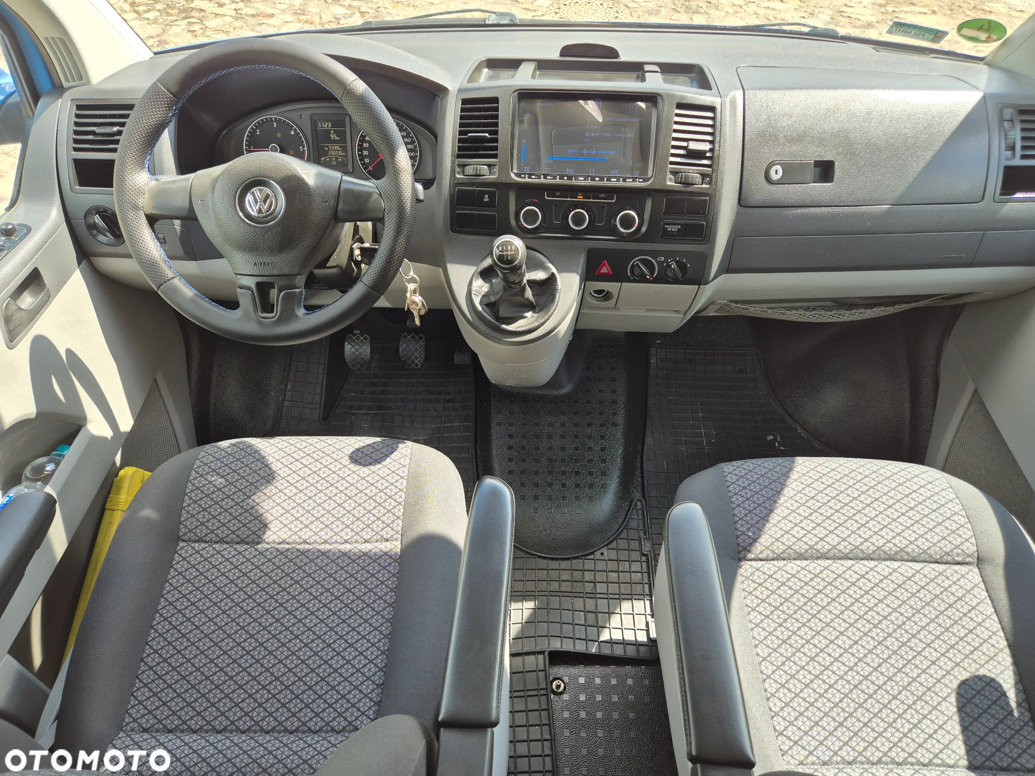 Volkswagen Transporter T5 TDI L1H1 - 10