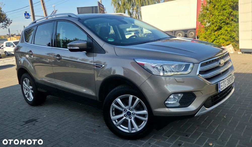 Ford Kuga 1.5 EcoBoost 2x4 Titanium - 20