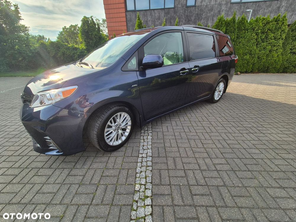 Toyota Sienna 3.5 V6 XLE AWD - 11