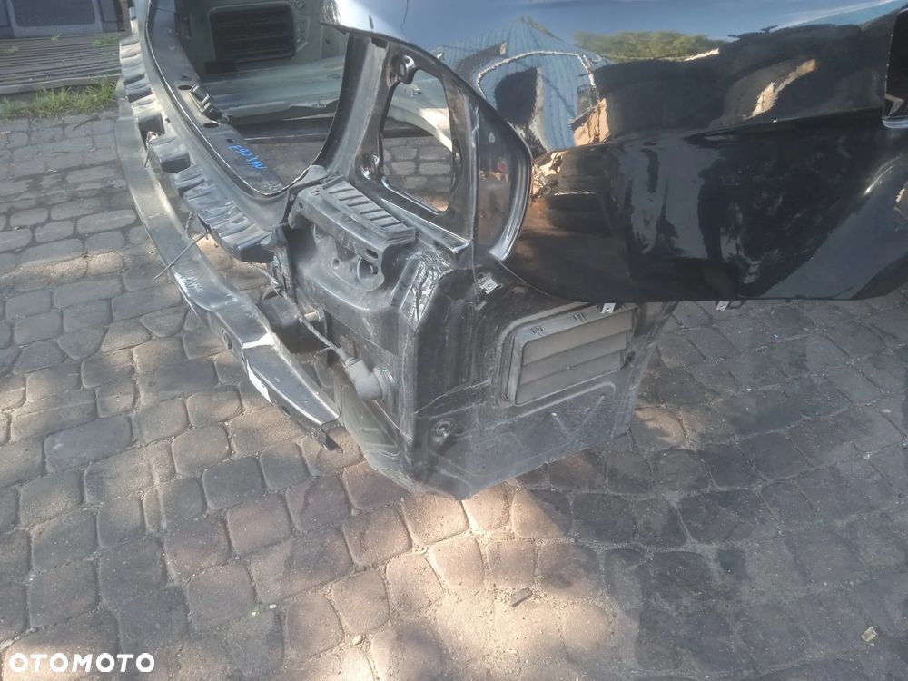 PAS TYLNY BMW 3 E90 SEDAN Z OKULARAMI CIĘTY NA BŁOTNIKACH Z WANNĄ - 7