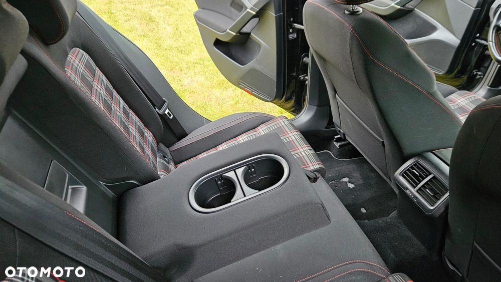Volkswagen Golf VIII 2.0 TSI GTI DSG - 21
