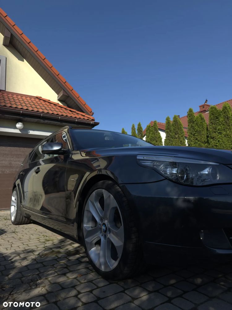 BMW Seria 5 523i - 2
