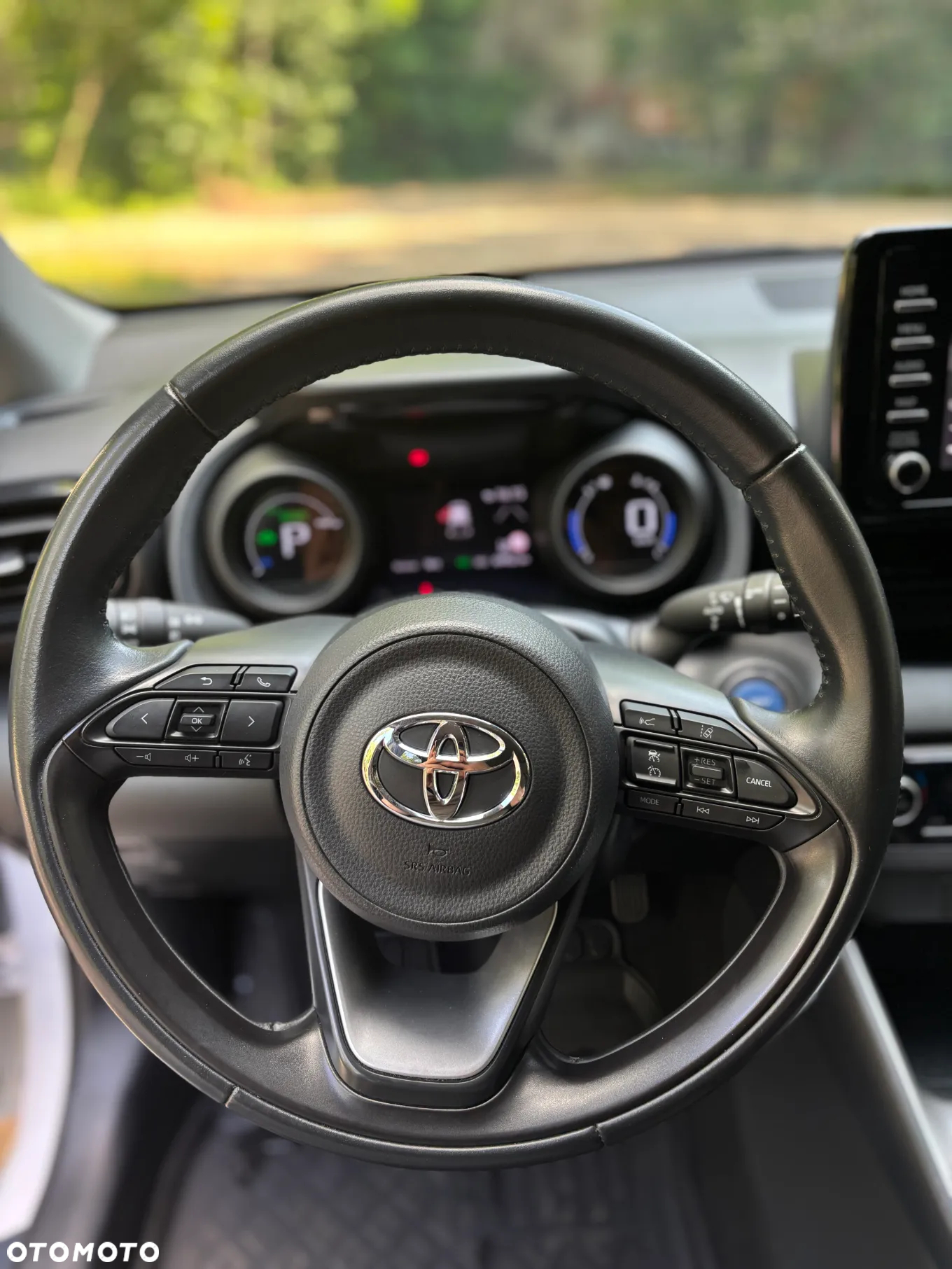 Toyota Yaris Hybrid 1.5 Executive - 11