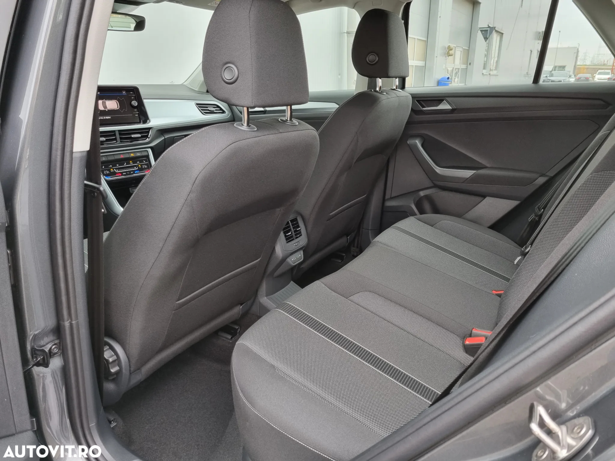Volkswagen T-ROC 1.0 TSI Life - 10