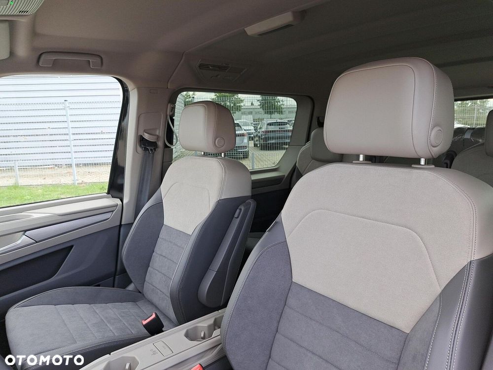 Volkswagen Multivan - 11
