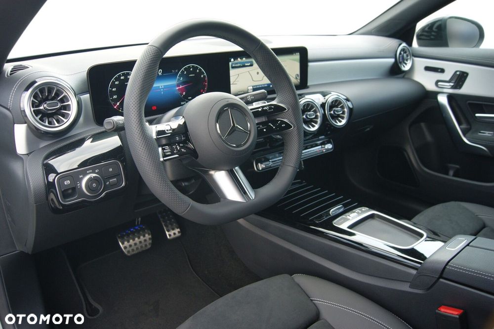 Mercedes-Benz CLA - 10