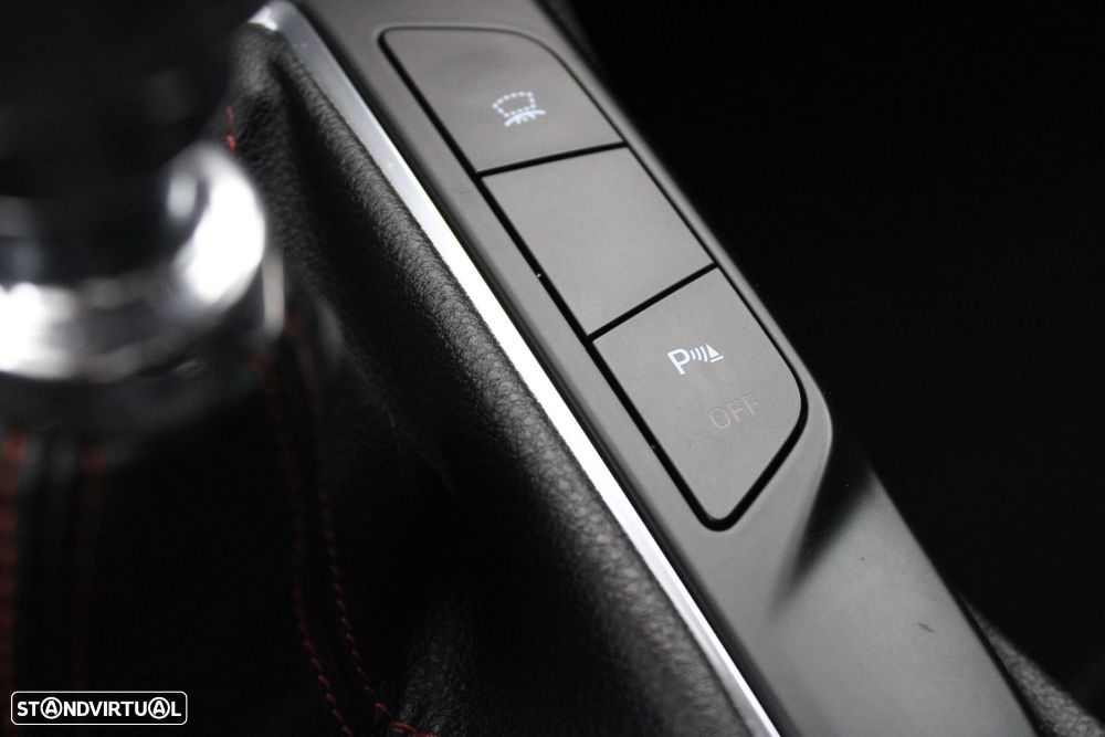 Ford Kuga 1.5 TDCi EcoBlue ST-Line - 27