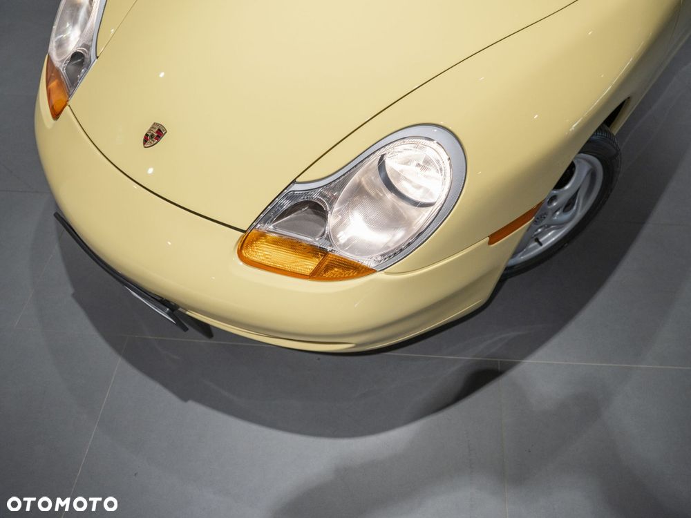 Porsche 911 Carrera - 12
