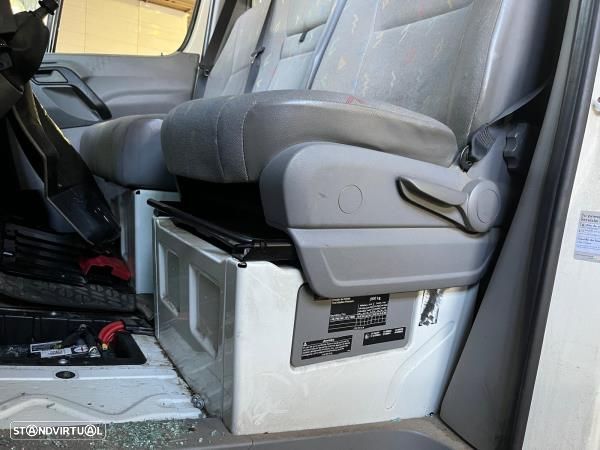 Conjunto De Bancos Frente Volkswagen Crafter 30-50 Caixa (2E_) - 2