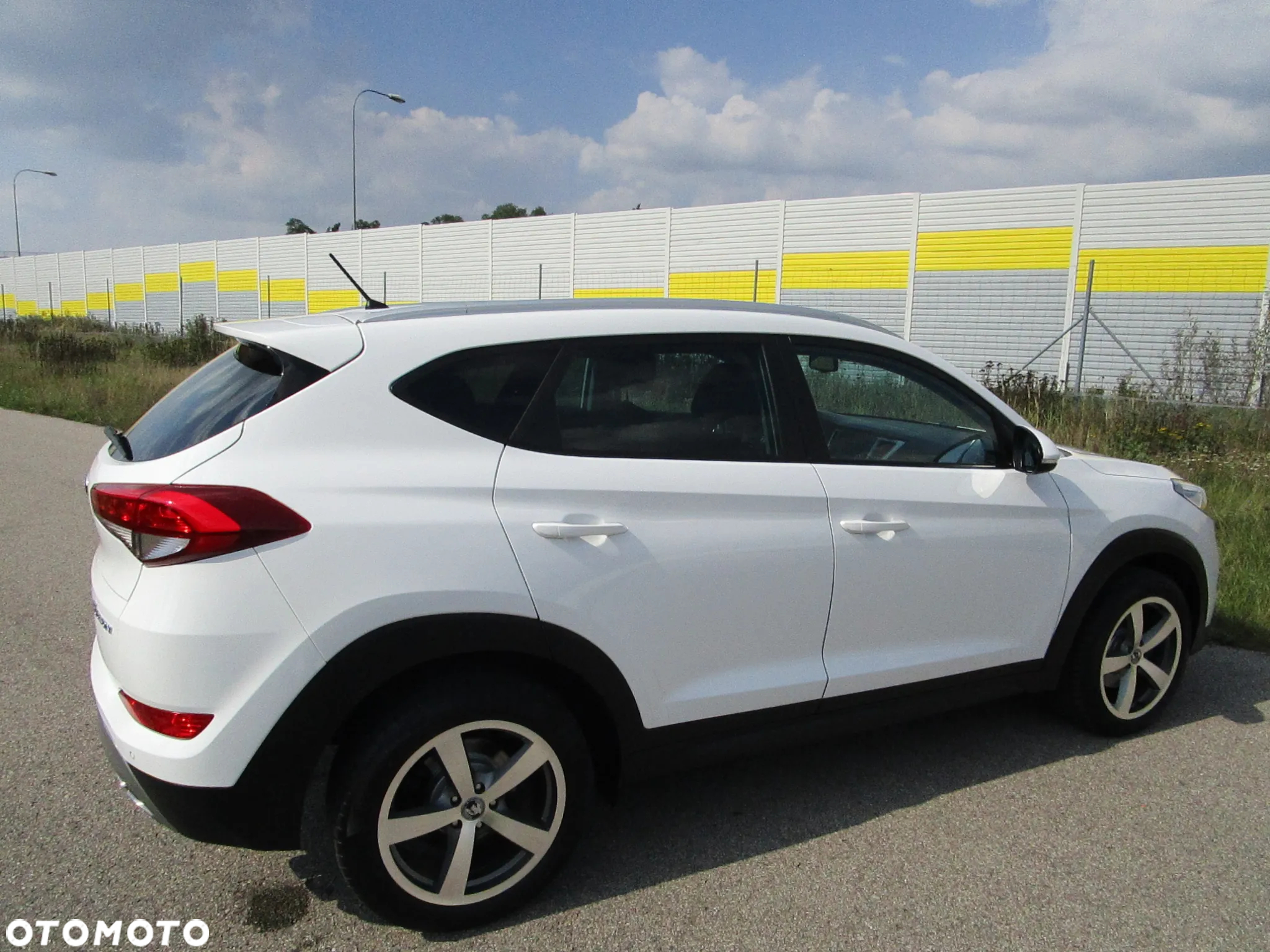 Hyundai Tucson 1.6 T-GDI Comfort 2WD - 17