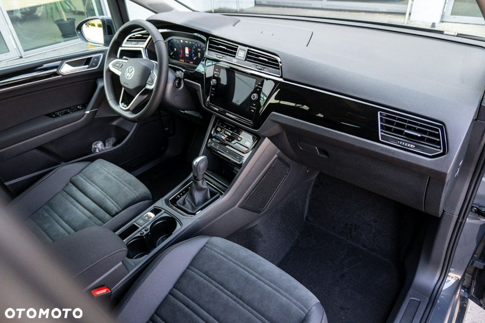 Volkswagen Touran - 18