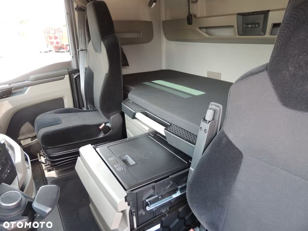 MAN TGX 26.470 6x2*4+ żuraw Atlas 170.2 | 2022 | 16 400 km | Retarder | Lift + skrętna oś - 8