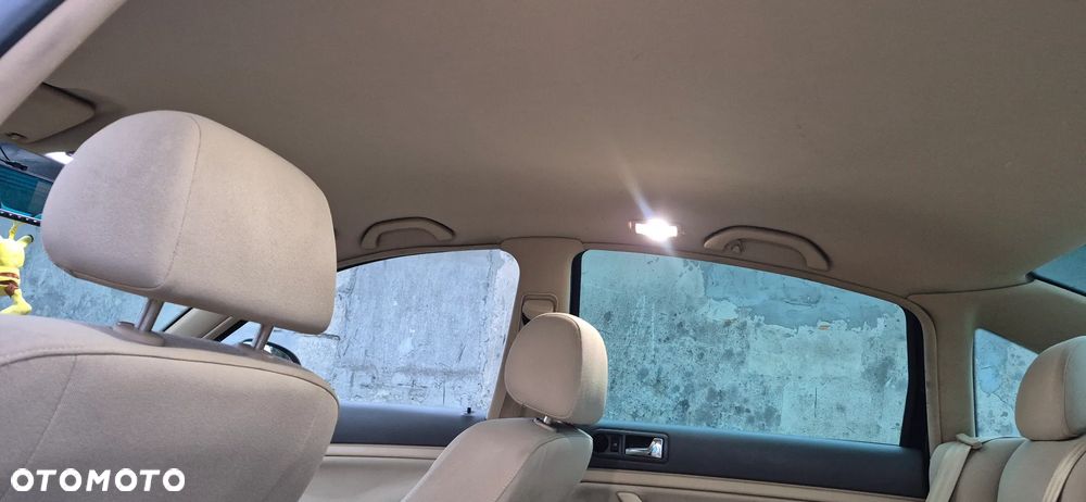 Volkswagen Passat 2.0 Comfortline - 13