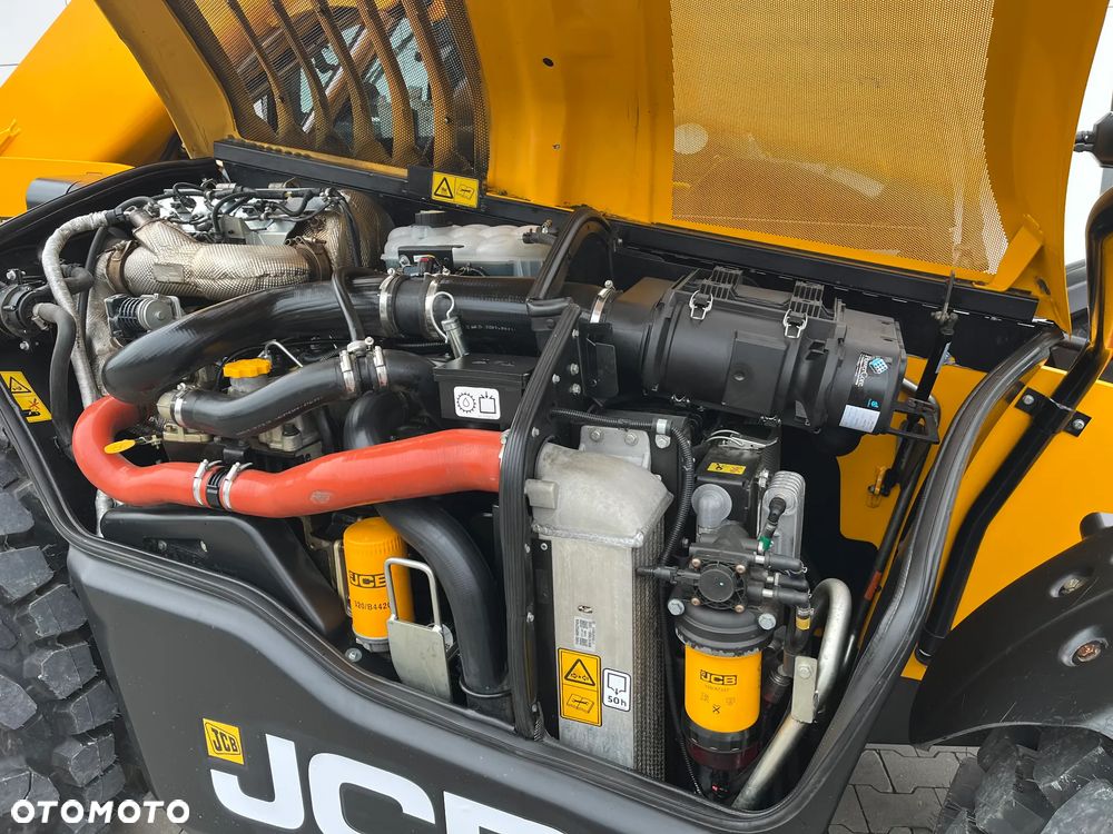 JCB 532-70 AgriSuper Stage V - 11