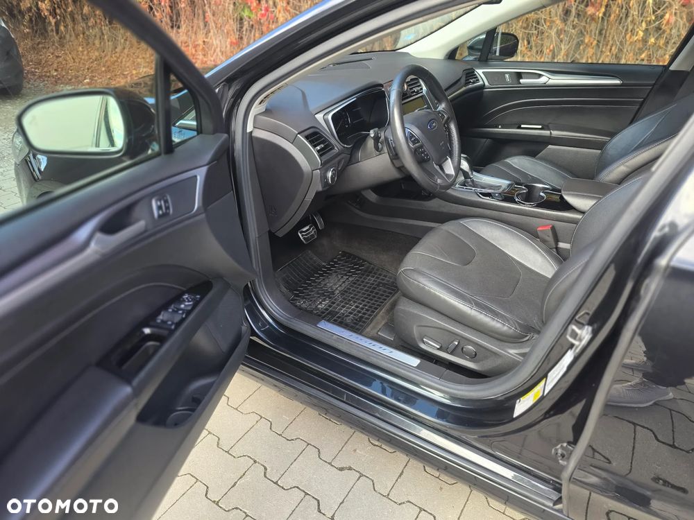 Ford Fusion 2.0 EcoBoost Titanium - 18