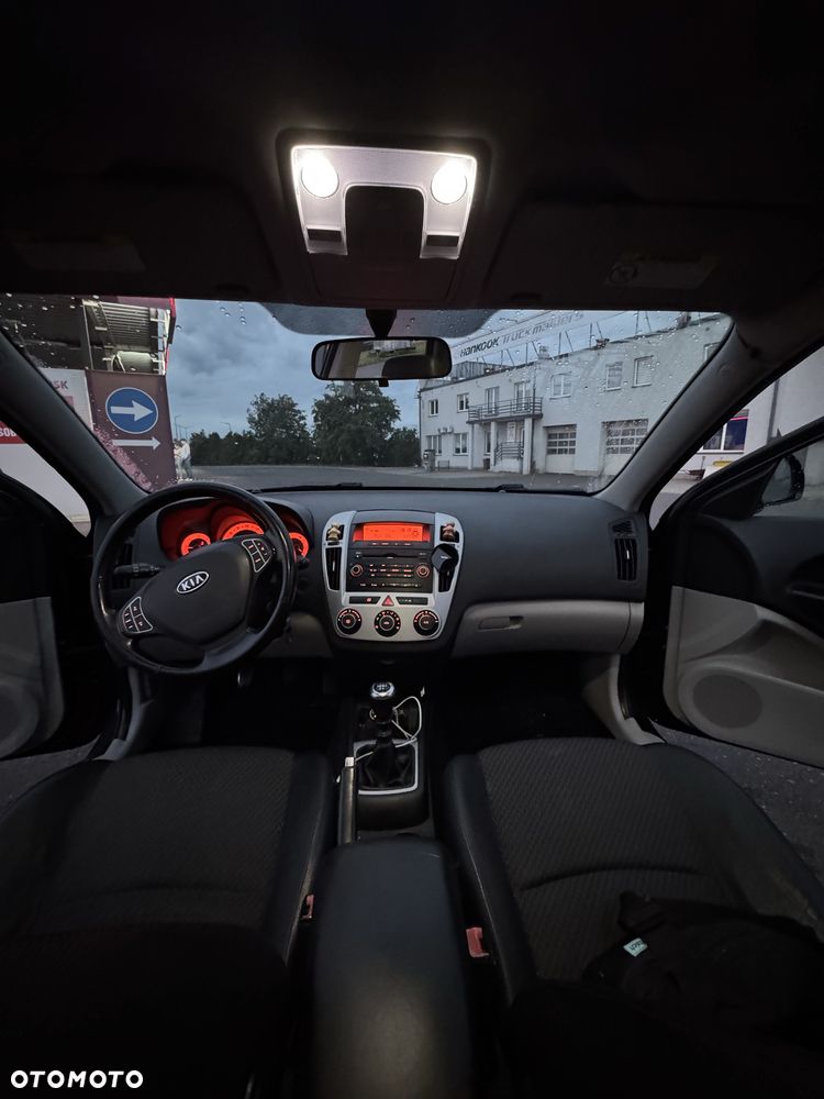 Kia Ceed - 7